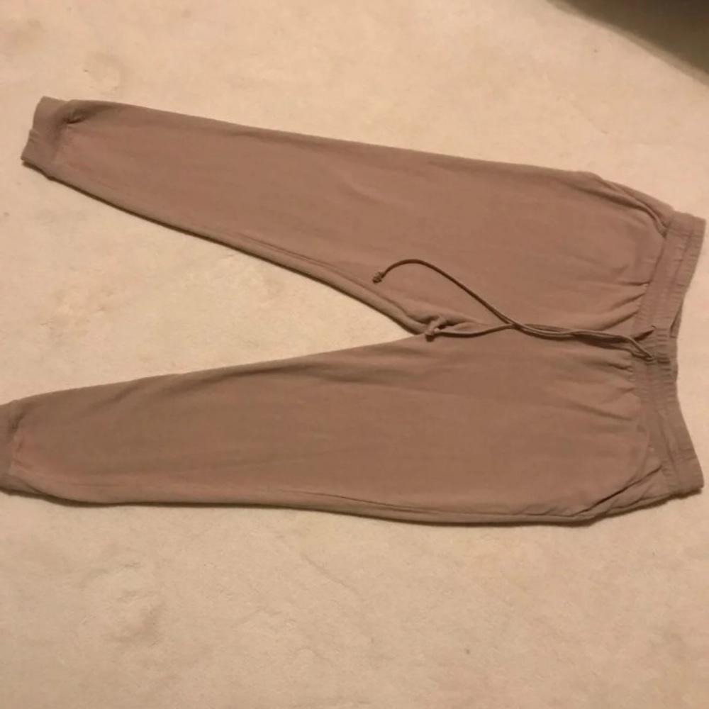 Jogger Set - Picture 4 of 6